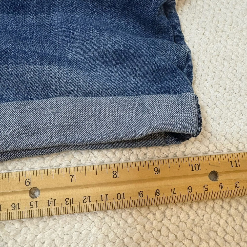Almost Famous Teen Women’s Denim Shorts Size 5 Mid Rise Cuffed Blue Jean Beach - Picture 11 of 11